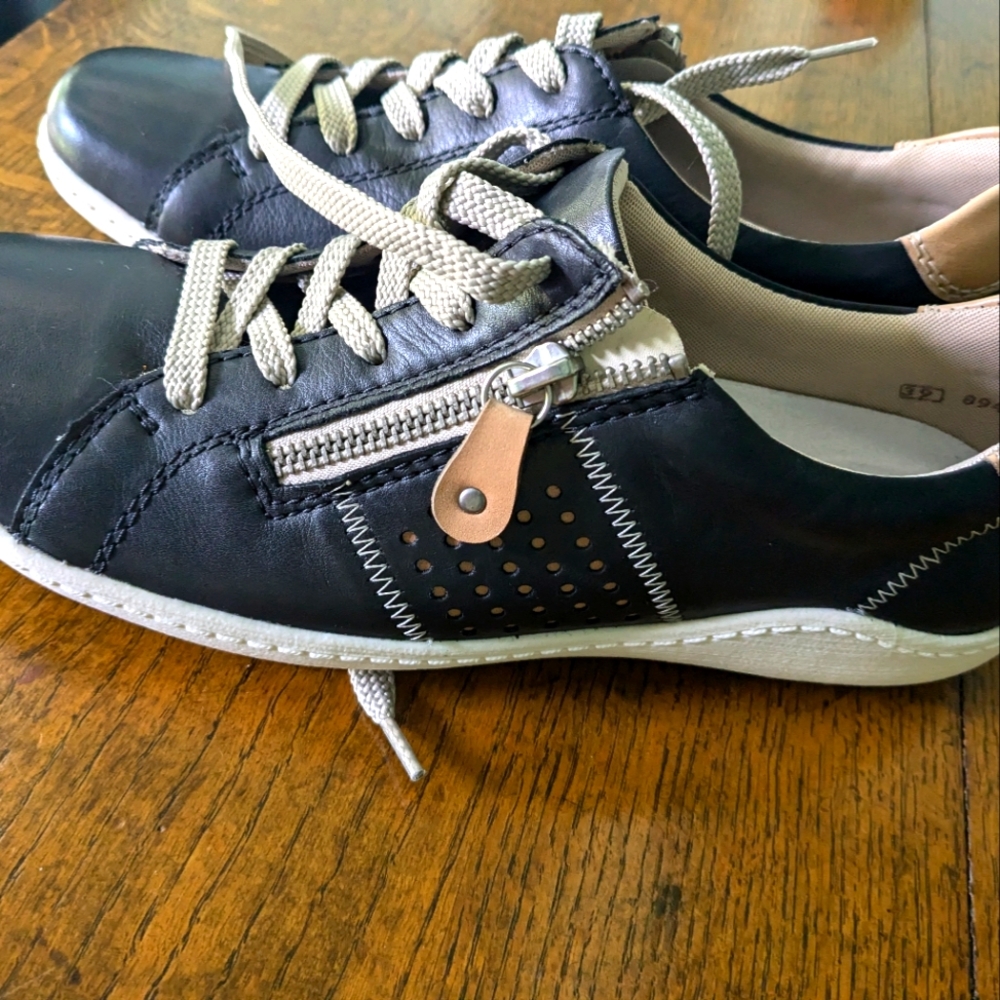 Remonte Black Shoes